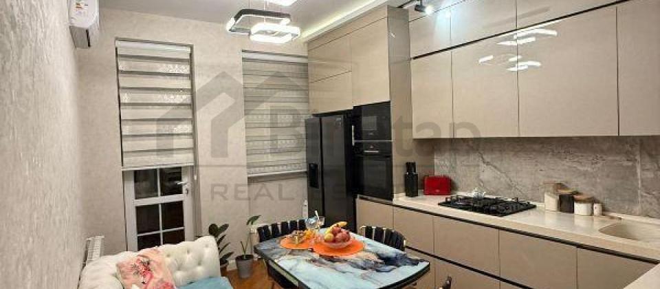 Azadlıq Prospekti və Dərnəgül m/s yaxın 3 otaqlı mənzil satılır/135 kv.m. - 6