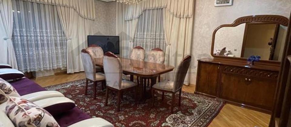 Həsən Əliyev küçəsi (İnqlab), 8 Noyabr m/s yaxın 3 otaqlı mənzil satılır/130 kv.m. - 2