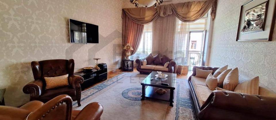 Satılır 5 otaqlı köhnə tikili 175 m², İçəri Şəhər m.