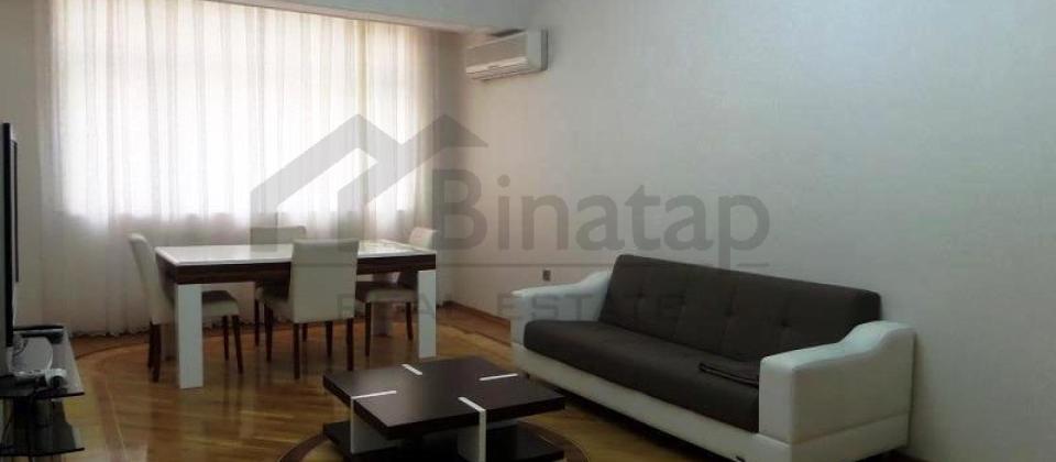 Mərkəzi parkın yanı, 6cı parallel küçəsi, Nizami m/s yaxın 3 otaqlı mənzil satılır/110 kv.m.