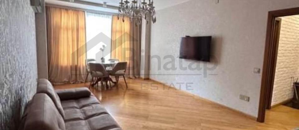 Yasamal parkının yanı, Elmlər Akademiyası m/s yaxın 2 otaqlı mənzil satılır/75 kv.m.