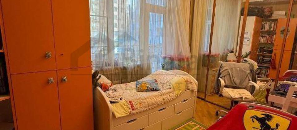 Mərkəzi parkın yanı, 6cı parallel küçəsi, Nizami m/s yaxın 3 otaqlı mənzil satılır/110 kv.m. - 6