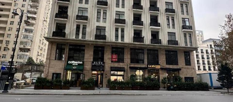 Bakı Sağlamlıq Mərkəzinin yanı, Tibb Universitetinə yaxın 4 otaqlı mənzil satılır/232 kv.m. - 4