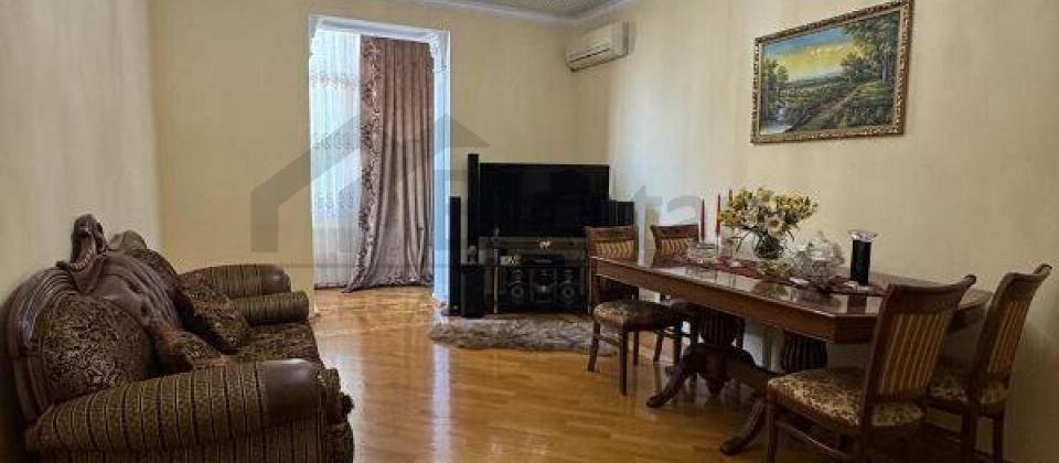 Ağa Neymətulla küçəsi, Nərimanov m/s yaxın 2 otaqlı mənzil satılır/60 kv.m. - 2