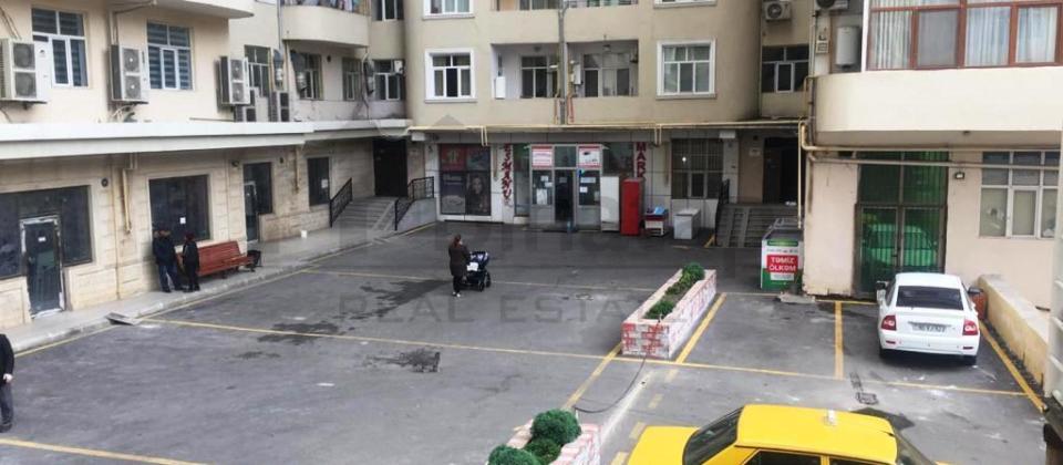 Biznes Universiteti   yanında - 10