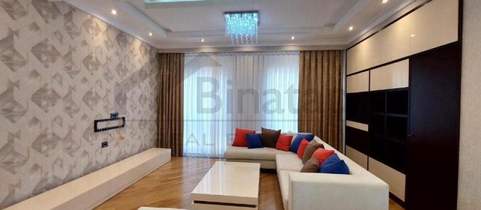 Hüseyn Cavid prospekti, Elmlər Akademiyası m/s yaxın 3 otaqlı mənzil satılır/132 kv.m. - 2