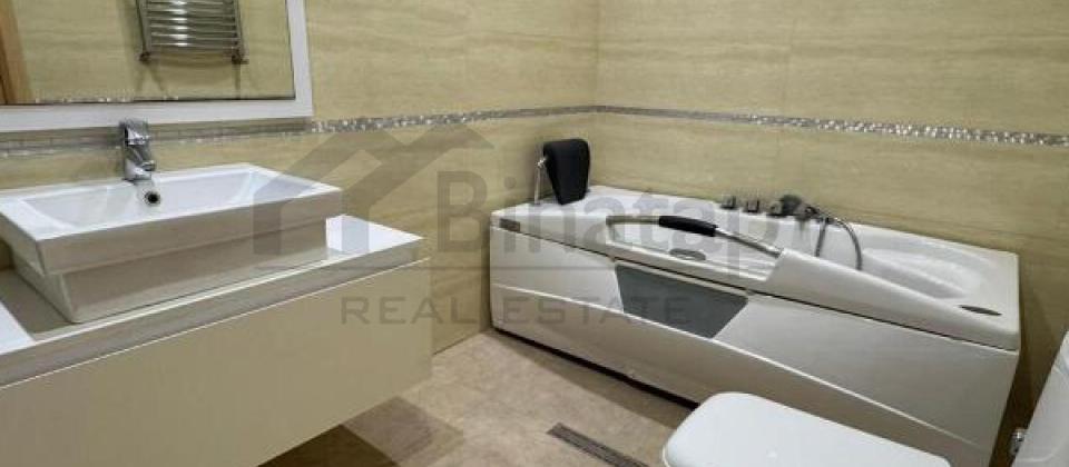 8 Noyabr m/s və Lider tvyə yaxın, İst Petrolun yanında 4 otaqlı mənzil satılır/210 kv.m. - 11