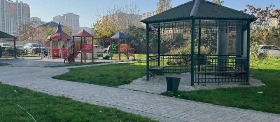 8 Noyabr m/s və Lider tvyə yaxın, İst Petrolun yanında 4 otaqlı mənzil satılır/210 kv.m. - 14