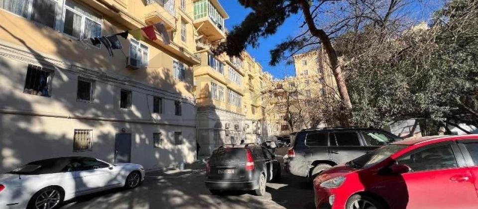 Bakıxanov küçəsi, Rusiya Səfirliyinin yanında 3 otaqlı mənzil satılır/93 kv.m. - 8