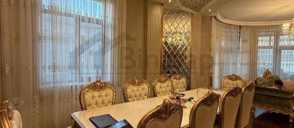 Mərkəz, Torqovaya və İçəri Şəhər m/s yaxın 4 otaqlı mənzil satılır/204 kv.m. - 3