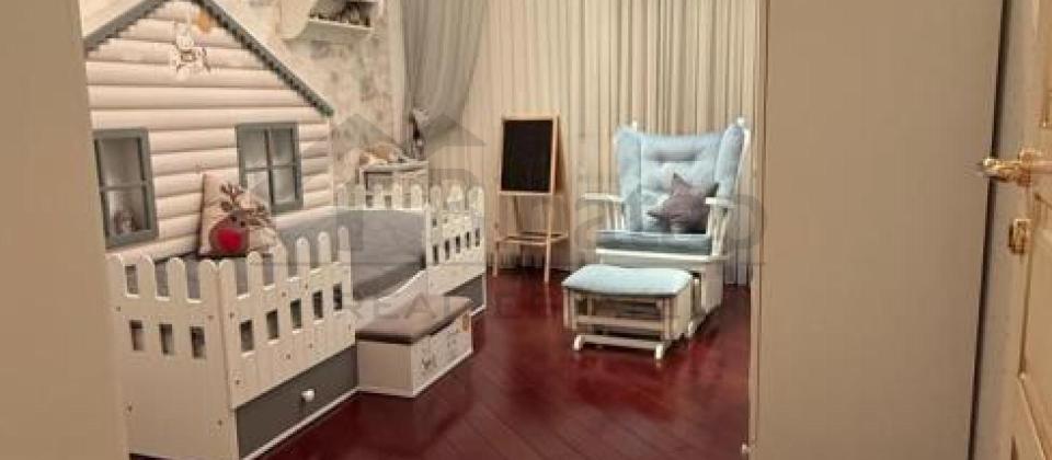 Mərkəz, Torqovaya və İçəri Şəhər m/s yaxın 4 otaqlı mənzil satılır/204 kv.m. - 7