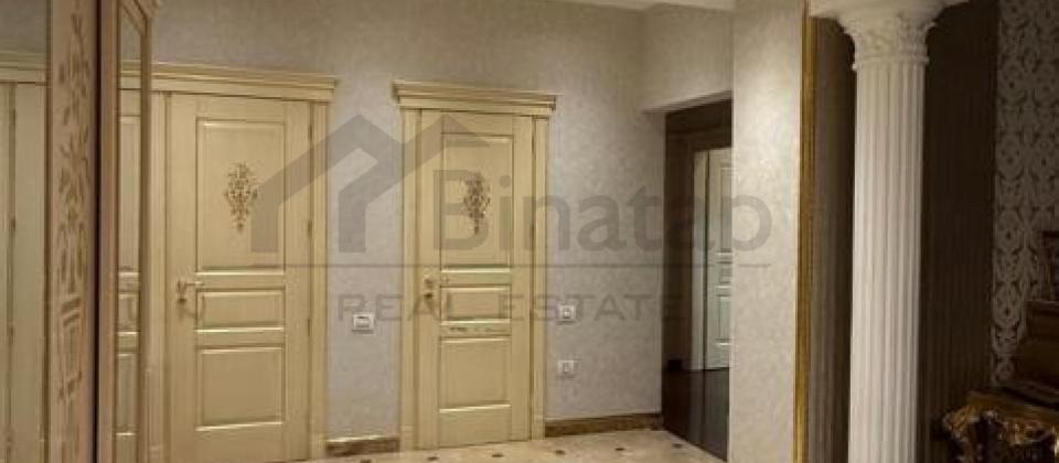 Mərkəz, Torqovaya və İçəri Şəhər m/s yaxın 4 otaqlı mənzil satılır/204 kv.m. - 12