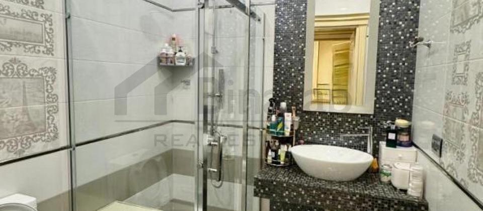 Mərkəz, Torqovaya və İçəri Şəhər m/s yaxın 4 otaqlı mənzil satılır/204 kv.m. - 14