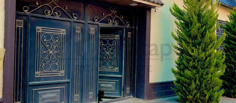 Mərdəkan həyət evi