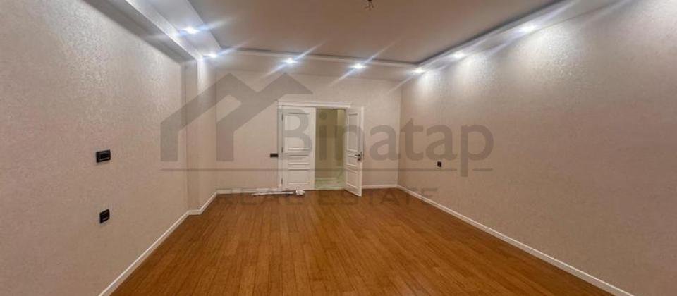 1№li Tibb Kolleci və OMD'nin yanı, "Hayat Plaza"da 4 otaqlı mənzil satılır/194 kv.m. - 3
