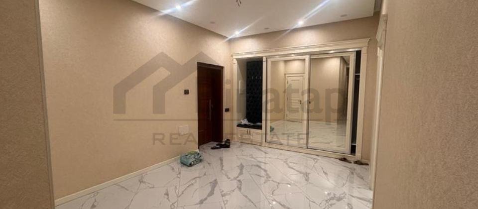 1№li Tibb Kolleci və OMD'nin yanı, "Hayat Plaza"da 4 otaqlı mənzil satılır/194 kv.m. - 13