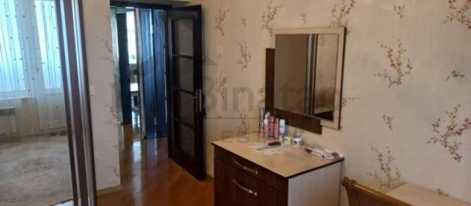 Mir Cəlal küçəsi, 9cu mkrn, Nizami m/s yaxın 4 otaqlı mənzil satılır/110 kv.m. - 9