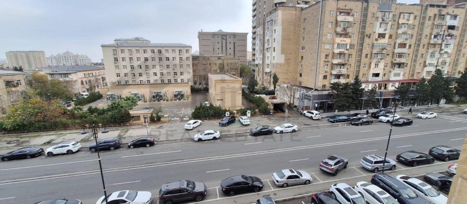 Satılır 4 otaqlı yeni tikili 170 m², Elmlər Akdemiyası m. - 13