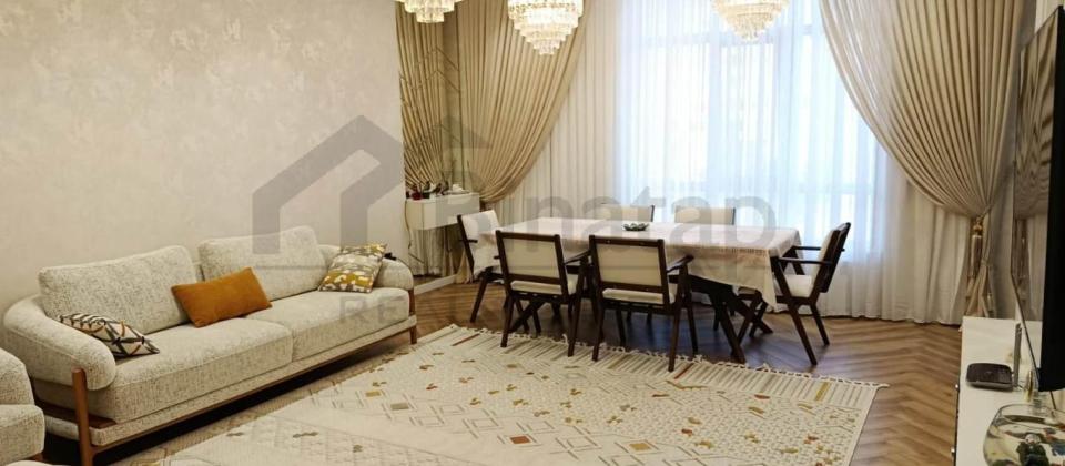 Şərifzadə küçəsi, İnşaatçılar m/s və Yasamal parkına yaxın 3 otaqlı mənzil satılır/120 kv.m. - 2