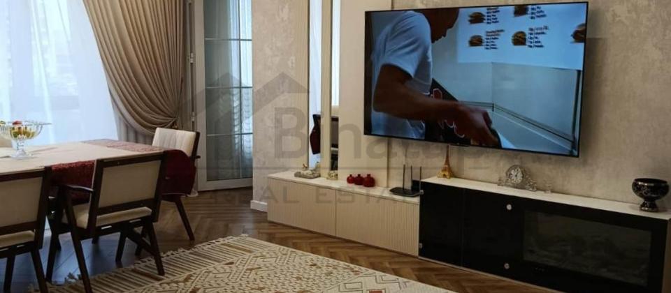 Şərifzadə küçəsi, İnşaatçılar m/s və Yasamal parkına yaxın 3 otaqlı mənzil satılır/120 kv.m. - 4