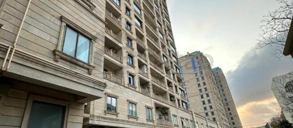 Tibb Universitetinin yanında 4 otaqlı mənzil satılır/203 kv.m. - 3