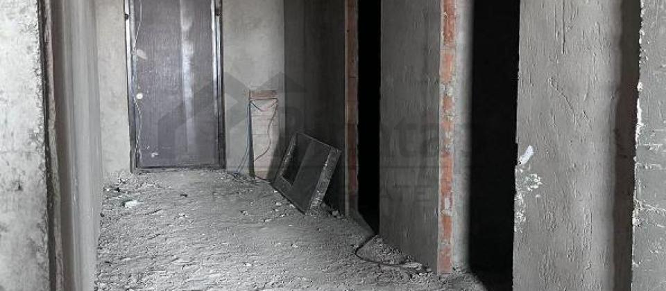 Musabəyov parkı, BDU və Elmlər Akademiyası m/s yaxın 4 otaqlı mənzil satılır/177 kv.m. - 10