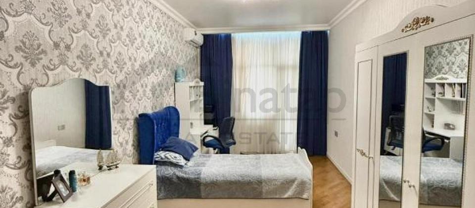 Xetai m/s yaninda 5 otaqli menzil satilir/226.6 kv.m. - 2