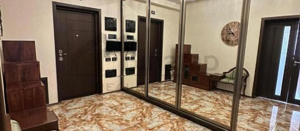 Bulvar, Port Baku ve Xetai m/s yaxin 3 otaqli menzil satilir/126 kv.m. - 12