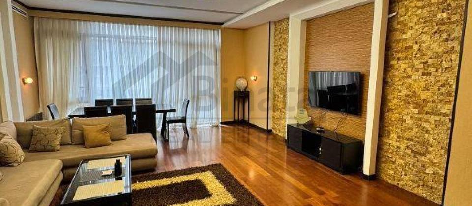 Neftchi bazanin yani, Tibb Universiteti ve Genclik m/s yaxin 4 otaqli menzil satilir/145 kv.m. - 2