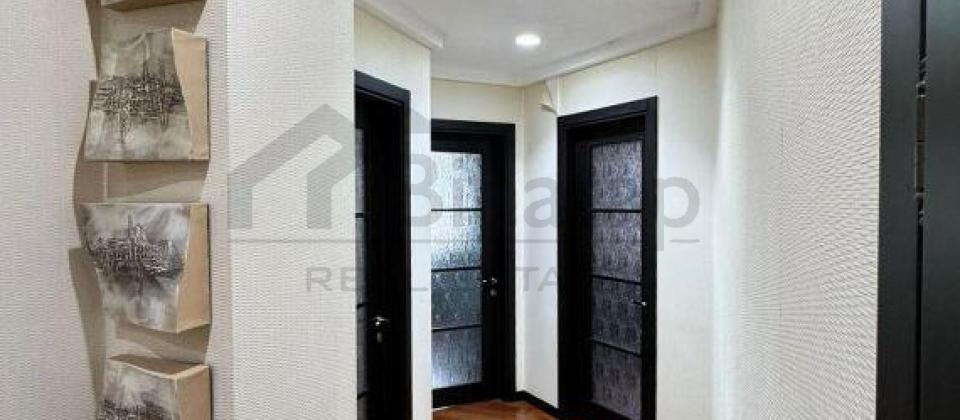 Neftchi bazanin yani, Tibb Universiteti ve Genclik m/s yaxin 4 otaqli menzil satilir/145 kv.m. - 13