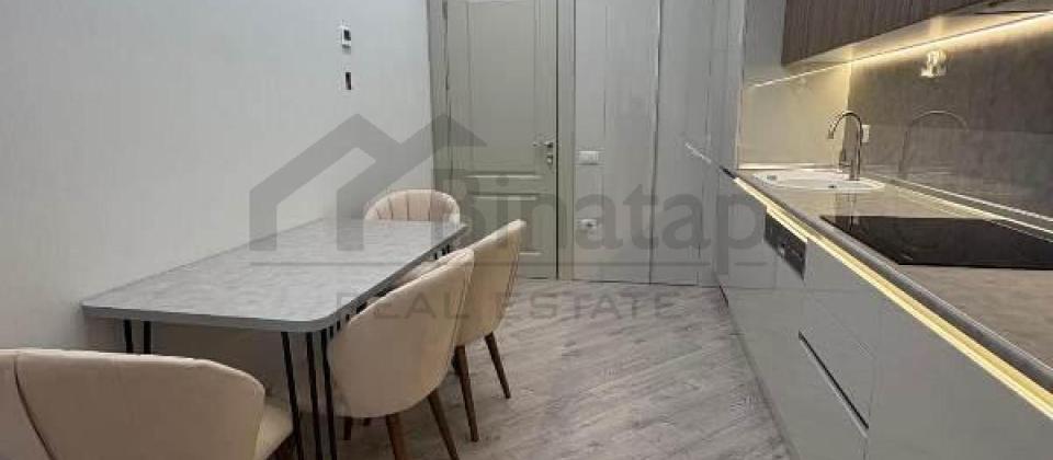 Azadliq prospekti, 28 May m/s yaninda 4 otaqli menzil satilir/120 kv.m. - 10