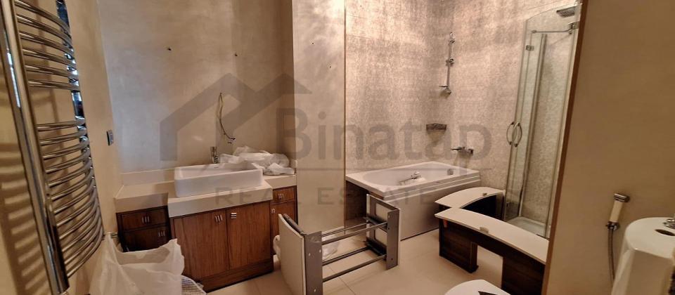 Satılır 3 otaqlı yeni tikili 166 m², 28 may m. - 12