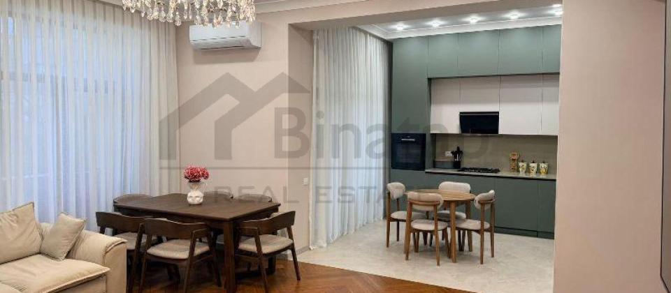 Koala ve Zorge parklarinin yaninda 3 otaqli menzil satilir/126.5 kv.m.