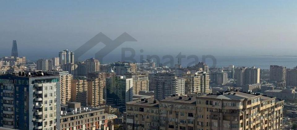 Statistika Komitesi ve Merkezi parkin yaninda 3 otaqli menzil satilir/127 kv.m. - 2