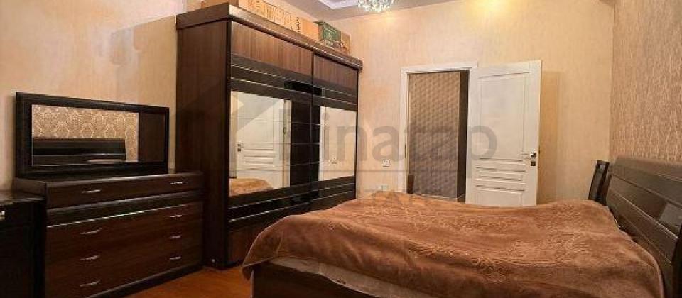 ABS Sefirliyinin yani, 28 May ve Genclik m/s yaxin 3 otaqli menzil satilir/135 kv.m. - 6