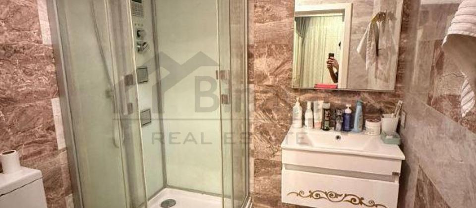 ABS Sefirliyinin yani, 28 May ve Genclik m/s yaxin 3 otaqli menzil satilir/135 kv.m. - 15