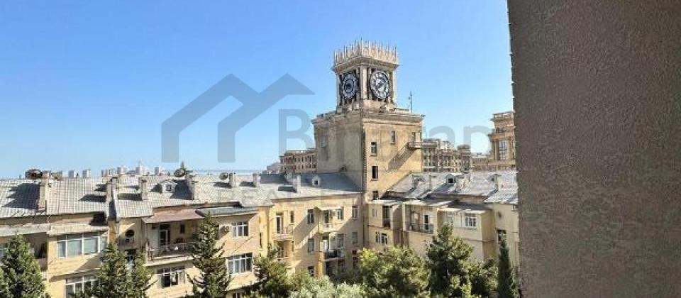 Metropark t/m ve Nerimanov m/s yaxin 4 otaqli menzil satilir/167 kv.m. - 2