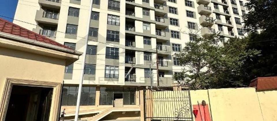 Semed Vurgun baginin yani, 28 May m/s yaxin 2 otaqli menzil satilir/84 kv.m.