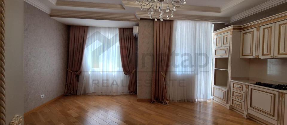 Kirayə verilir 4 otaqlı yeni tikili 230 m², 8 Noyabr m. - 7