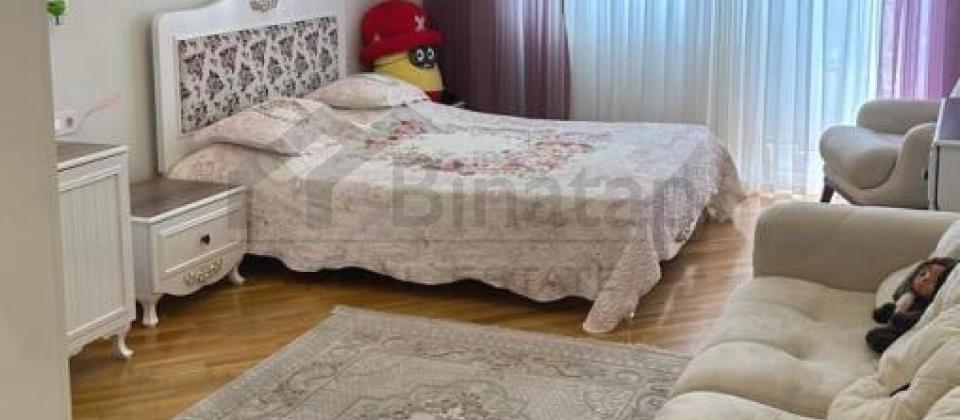 Huseyn Cavid prospekti, Elmler Akademiyasi m/s yaninda 3 otaqli menzil satilir/160 kv.m. - 4