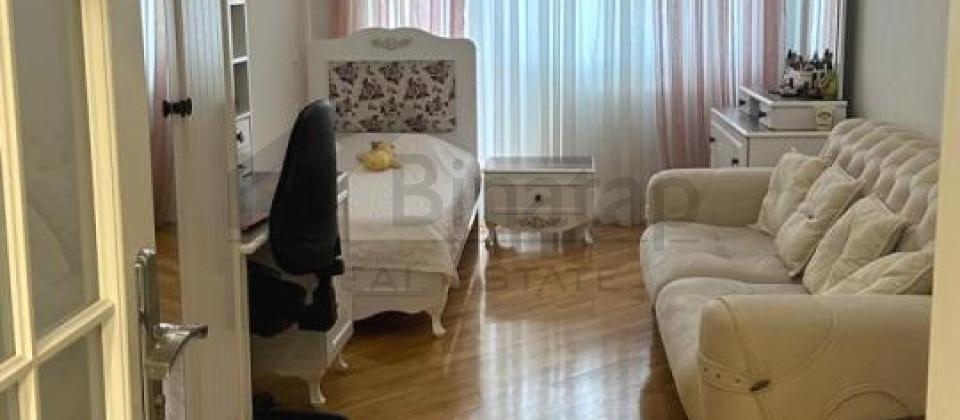 Huseyn Cavid prospekti, Elmler Akademiyasi m/s yaninda 3 otaqli menzil satilir/160 kv.m. - 6