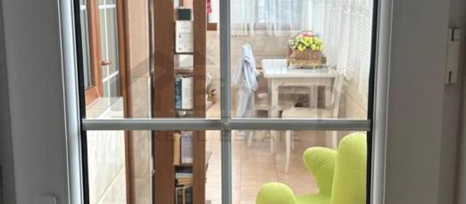 Huseyn Cavid prospekti, Elmler Akademiyasi m/s yaninda 3 otaqli menzil satilir/160 kv.m. - 9