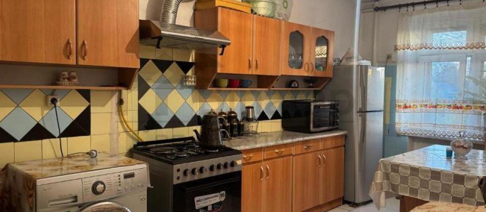 Ayna Sultanova heykeli ve Ataturk parkinin yaninda 3 otaqli menzil satilir/75 kv.m. - 6