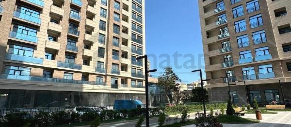 Nizami m/s ve Qish parkina yaxin 4 otaqli menzil satilir/232 kv.m.