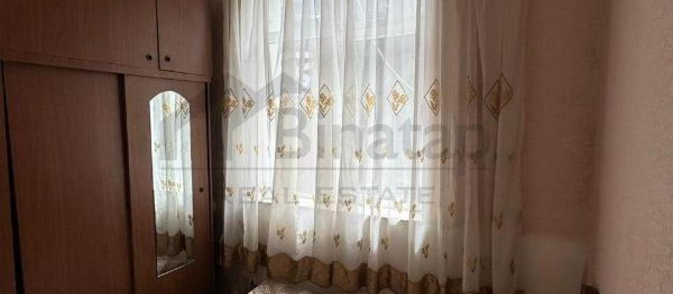 Merkezi parkin yani, Nizami m/s yaxin 2 otaqli menzil satilir/45 kv.m. - 2