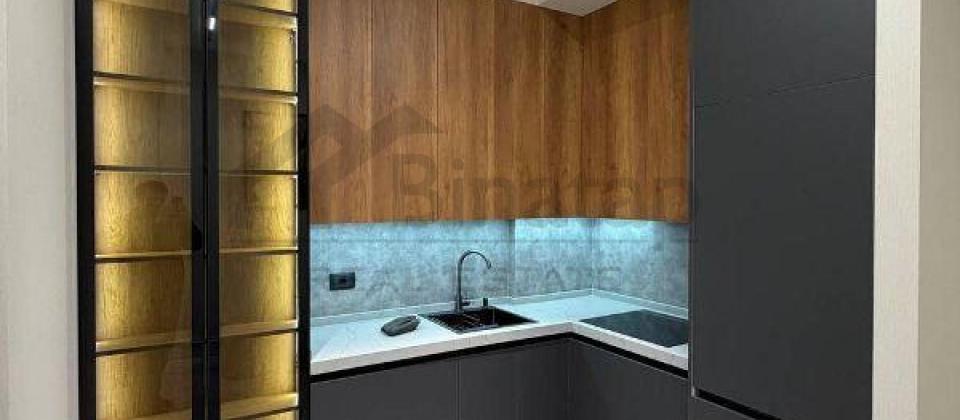 Sherq bazari, 28 May m/s ve Tehsil Nazirliyine yaxin 2 otaqli menzil satilir/51 kv.m. - 7