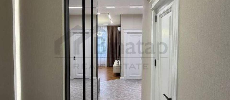 Sherq bazari, 28 May m/s ve Tehsil Nazirliyine yaxin 2 otaqli menzil satilir/51 kv.m. - 10