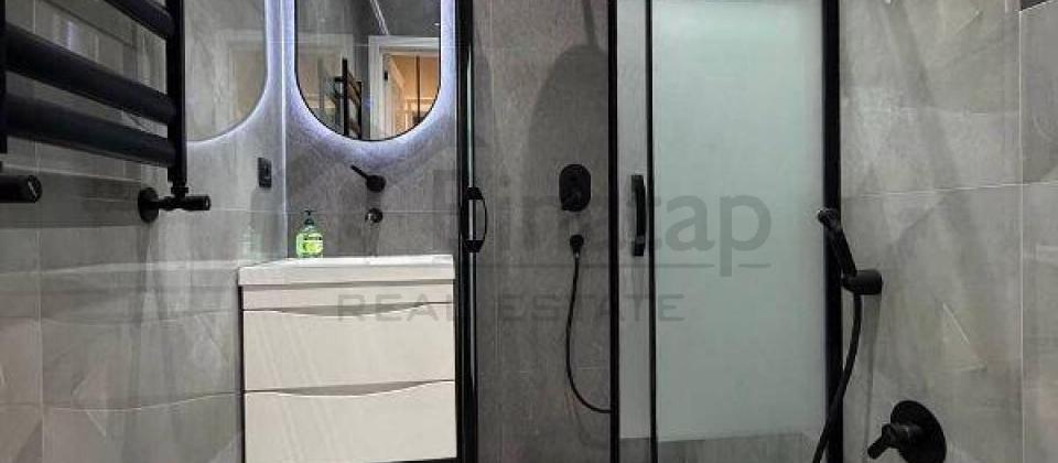 Sherq bazari, 28 May m/s ve Tehsil Nazirliyine yaxin 2 otaqli menzil satilir/51 kv.m. - 11