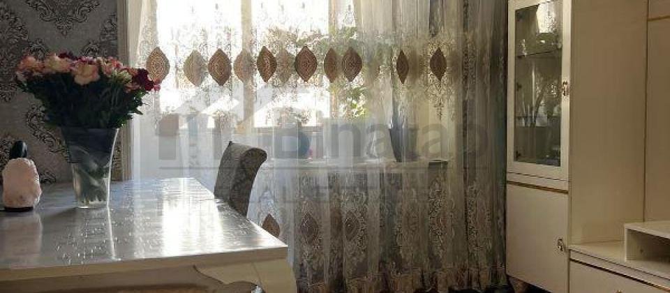 Statistika Komitesi, İzmir park ve Nizami m/s yaxin 3 otaqli menzil satilir/70 kv.m. - 2