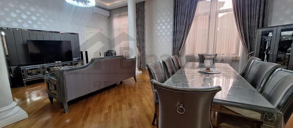 Satılır 5 otaqlı həyət evi  420 m², Avtovağzal m. - 3